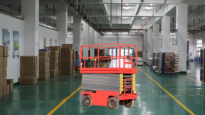 廠房工地移動式升降機(jī)應(yīng)用